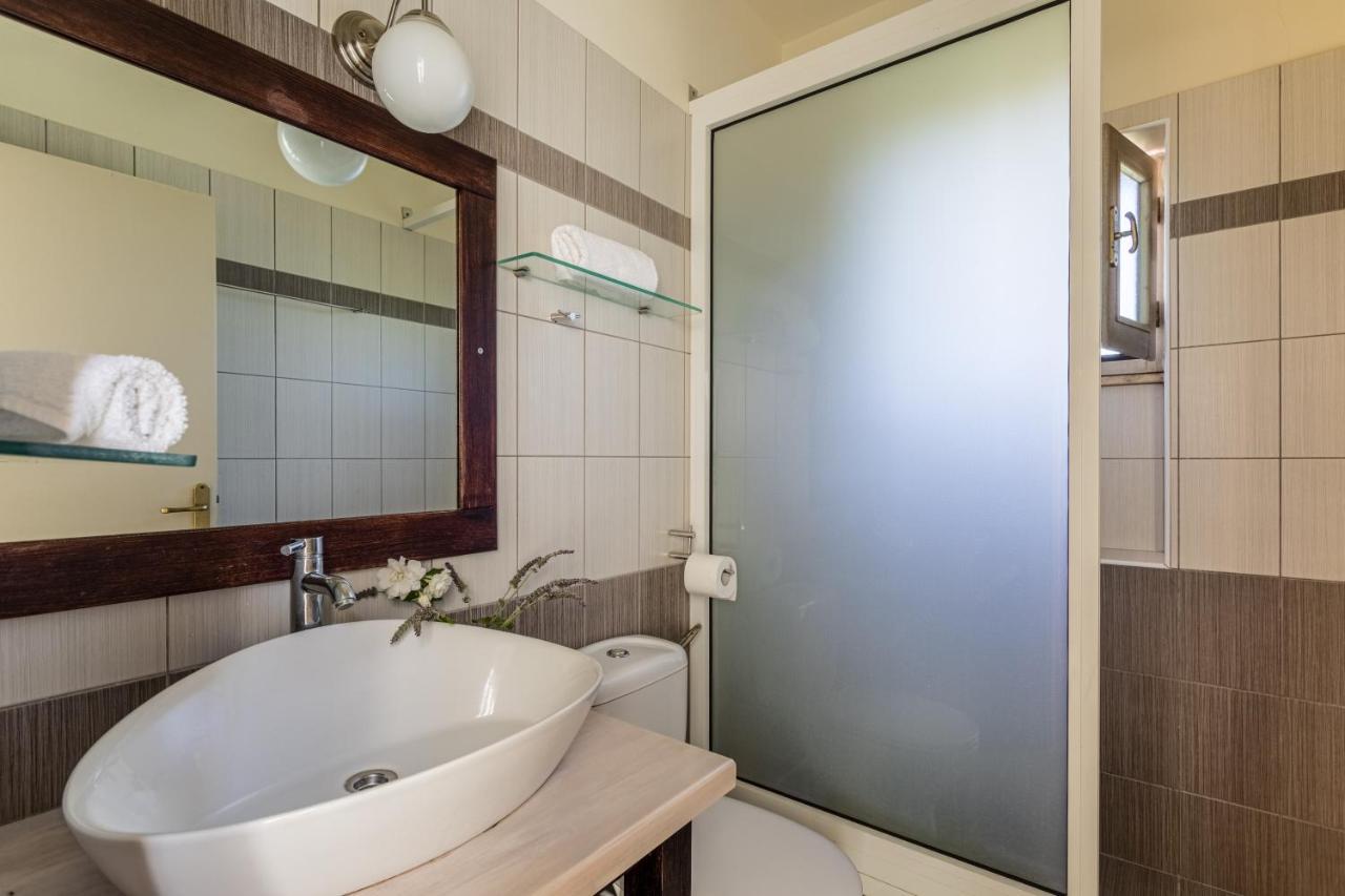 Tria Luxury Residences Stoupa Luaran gambar
